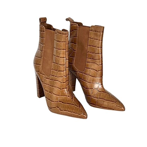 Marc Fisher LTD Women's Chelsea Boots Size 7M Garliss Leather Pointed Toe Shoes - Picture 1 of 13